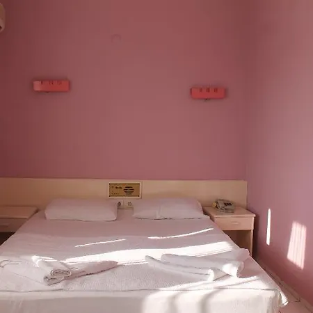 Hotel Rosella 3*