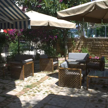 Rosella Hotel
