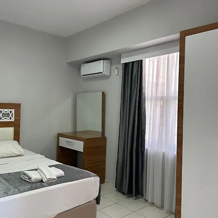 Rosella 3*